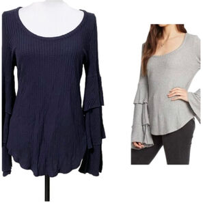 Chaser waffle tiered bell sleeve top dark blue size large